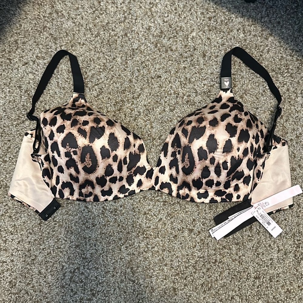 Victoria's Secret Lined Semi Demi Wireless Bra Size 34D Black/Cream Cheetah NWT